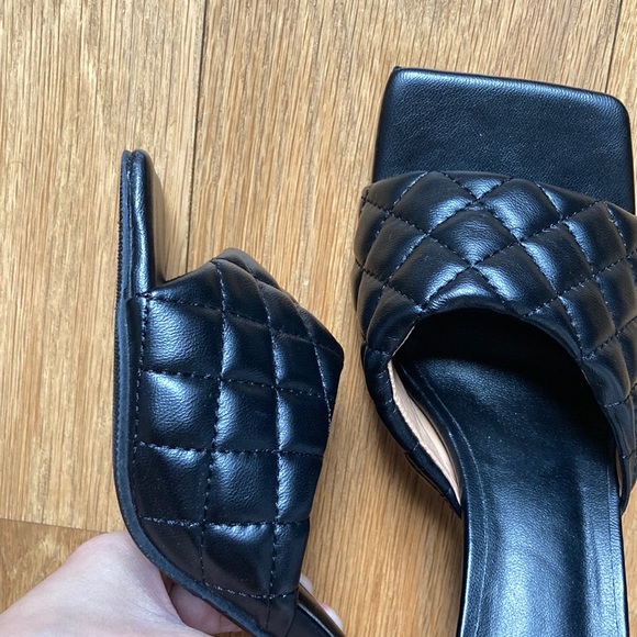 NWOT Quilted Leather High Heel Sandal Woven Low Heels - Picture 6 of 6